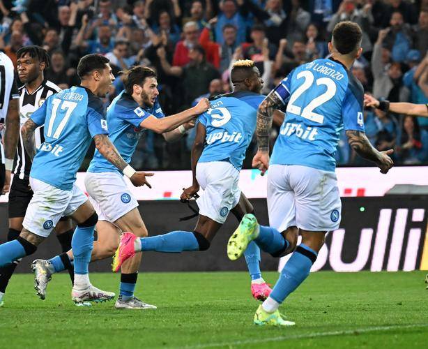 埃梅里：维拉正在与埃利奥特进行谈判，球员冬窗可能离队（埃梅里：维拉已与埃利奥特展开谈判，球员或于冬窗离队）