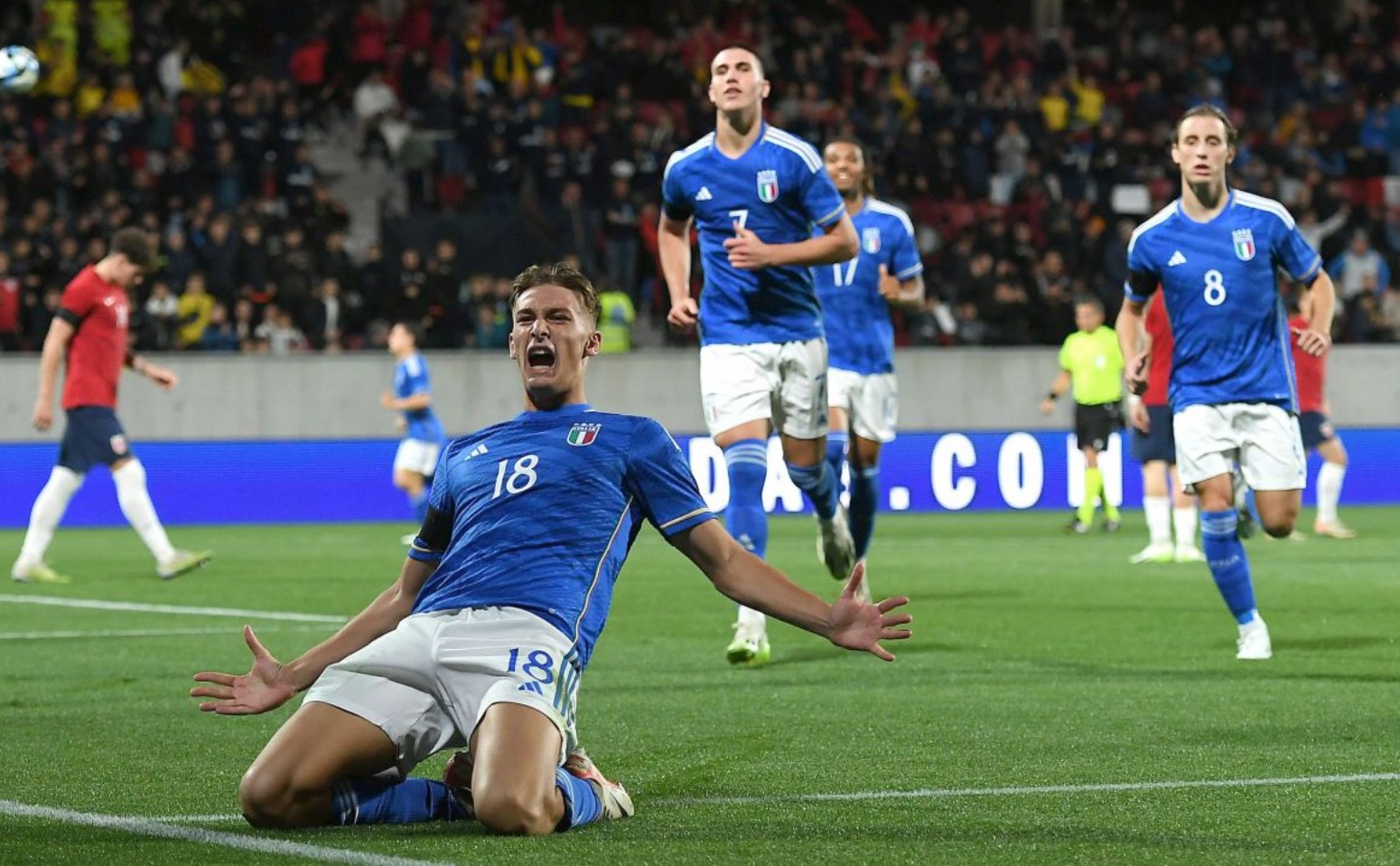 巴西队官方：三月将和法国、克罗地亚分别进行热身赛（巴西队官宣：3月将分别与法国、克罗地亚进行热身赛）