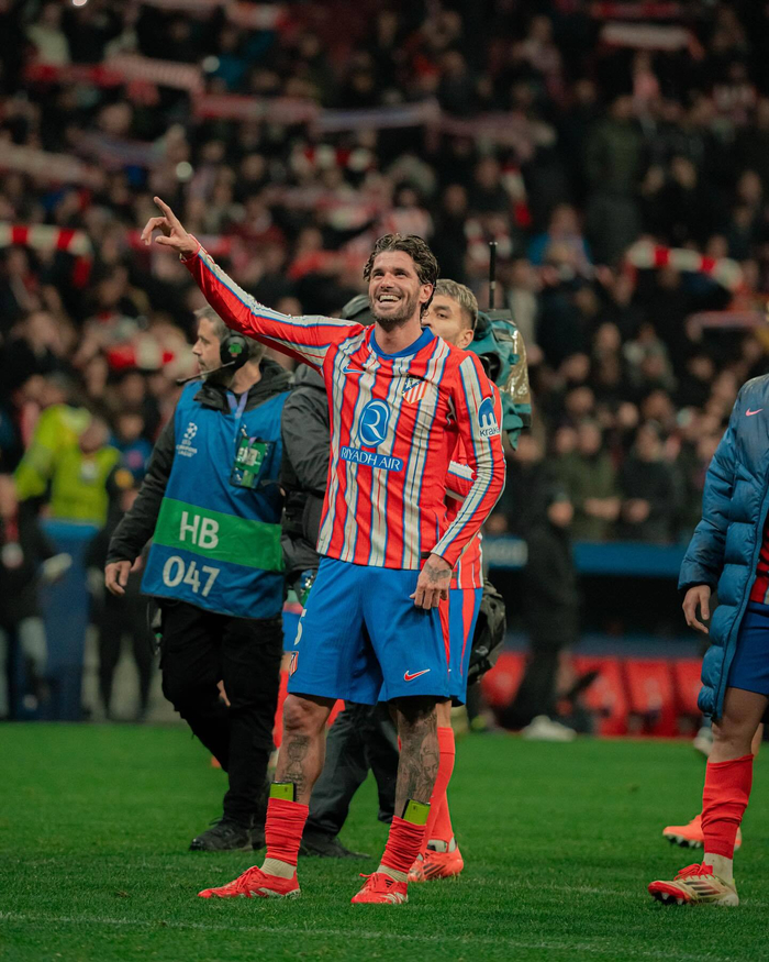 申花发布球队32岁生日海报，却把“32nd”写成“32th”（申花32岁队庆海报翻车：把“32nd”误写成“32th”）