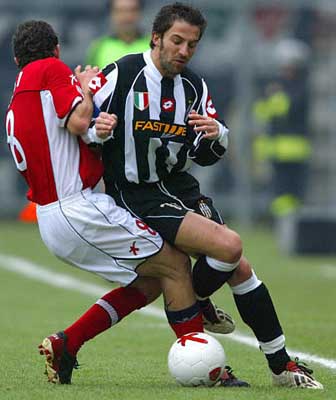 巴萨梅西关键助攻助力进球（梅西送出关键助攻，助巴萨破门）