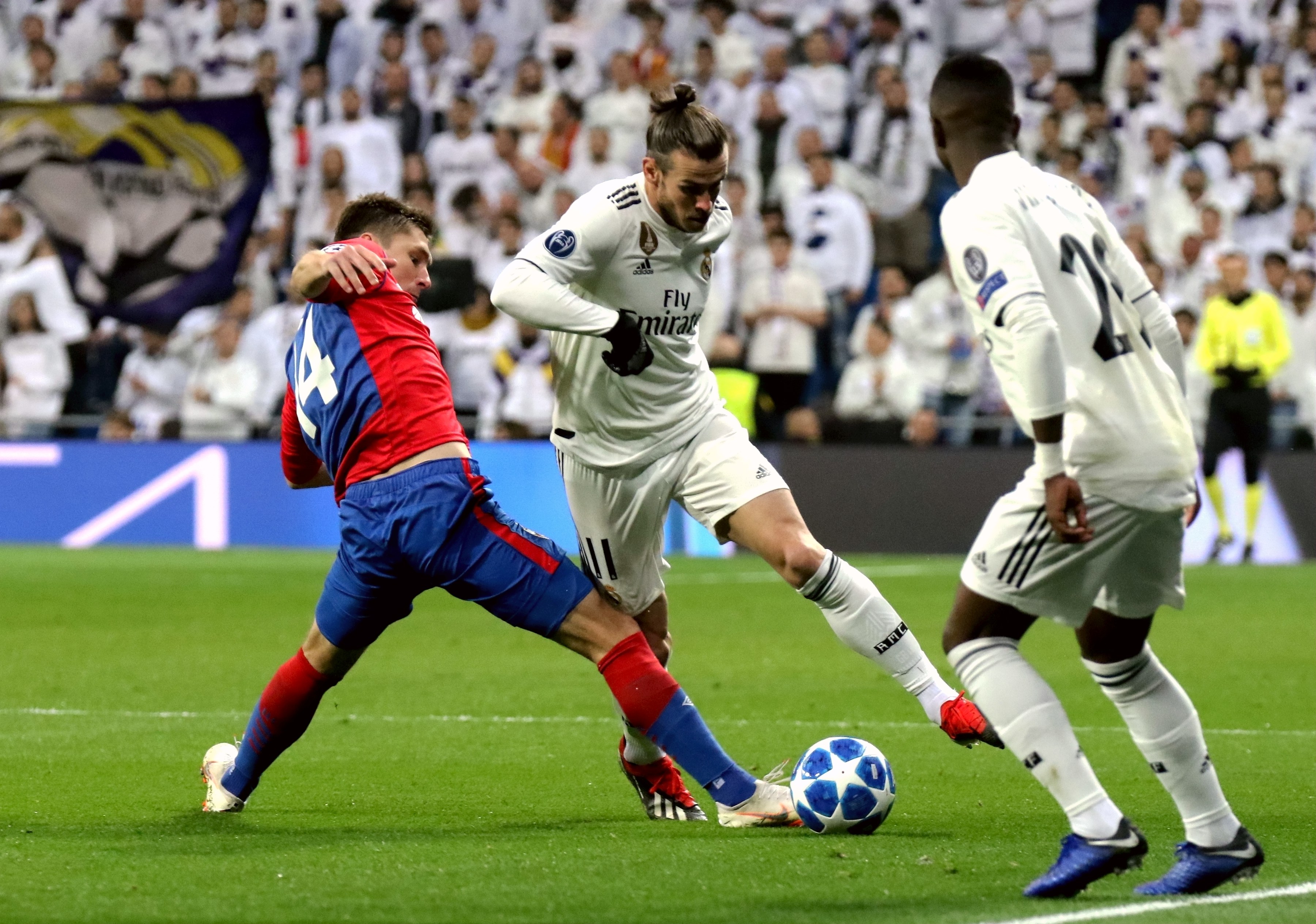 日职乙战报：范登伯格读秒绝平，磐田喜悦2-2山形山神（日职乙赛报：范登伯格补时压哨扳平，磐田喜悦2-2战平山形山神）