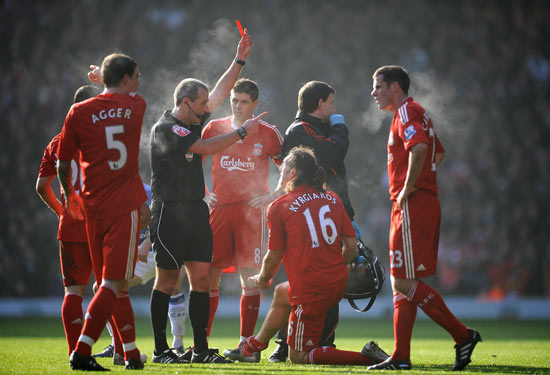 连续20场联赛进球2+，拜仁追平自己保持的德甲历史纪录（拜仁联赛已连续20场至少打入2球，追平其保持的德甲历史纪录）