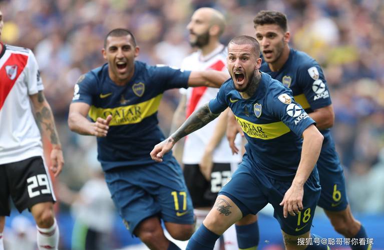 哈卡主场一处看台被大火烧毁，俱乐部目前已展开调查（哈卡主场一看台遭大火焚毁，俱乐部已启动调查）