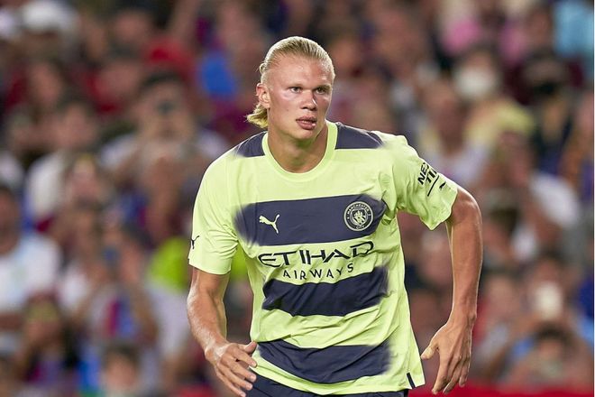 “苏超”赛季最佳阵容公布，马宁获裁判员纪念奖（苏超赛季最佳阵容揭晓，马宁获颁裁判员纪念奖）