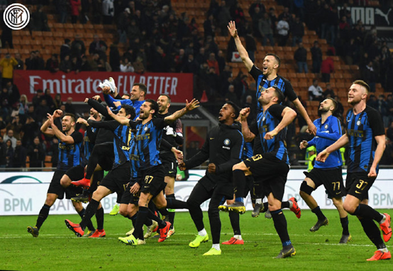 西甲：巴萨锋线爆发 3-0击败塞尔塔（西甲：巴萨锋线火力全开 3-0完胜塞尔塔）